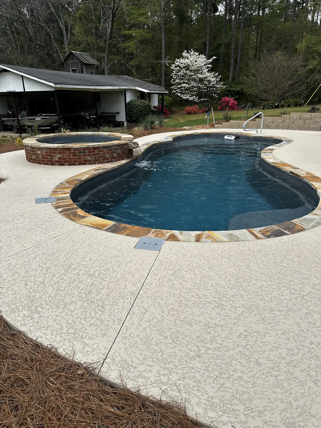 Allure 35 Calvi Spa Graphite Grey Sun Dek Natural Flagstone 2
